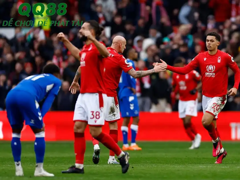 Everton và Nottingham đang không có vị trí cao trên bảng xếp hạng (Ảnh: Eurosport) Everton và Nottingham đang không có vị trí cao trên bảng xếp hạng (Ảnh: Eurosport)